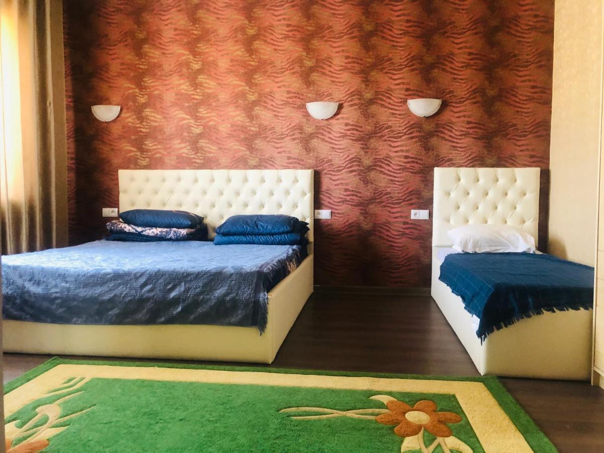 Sweet Home Hostel บิชเคก ภายนอก รูปภาพ