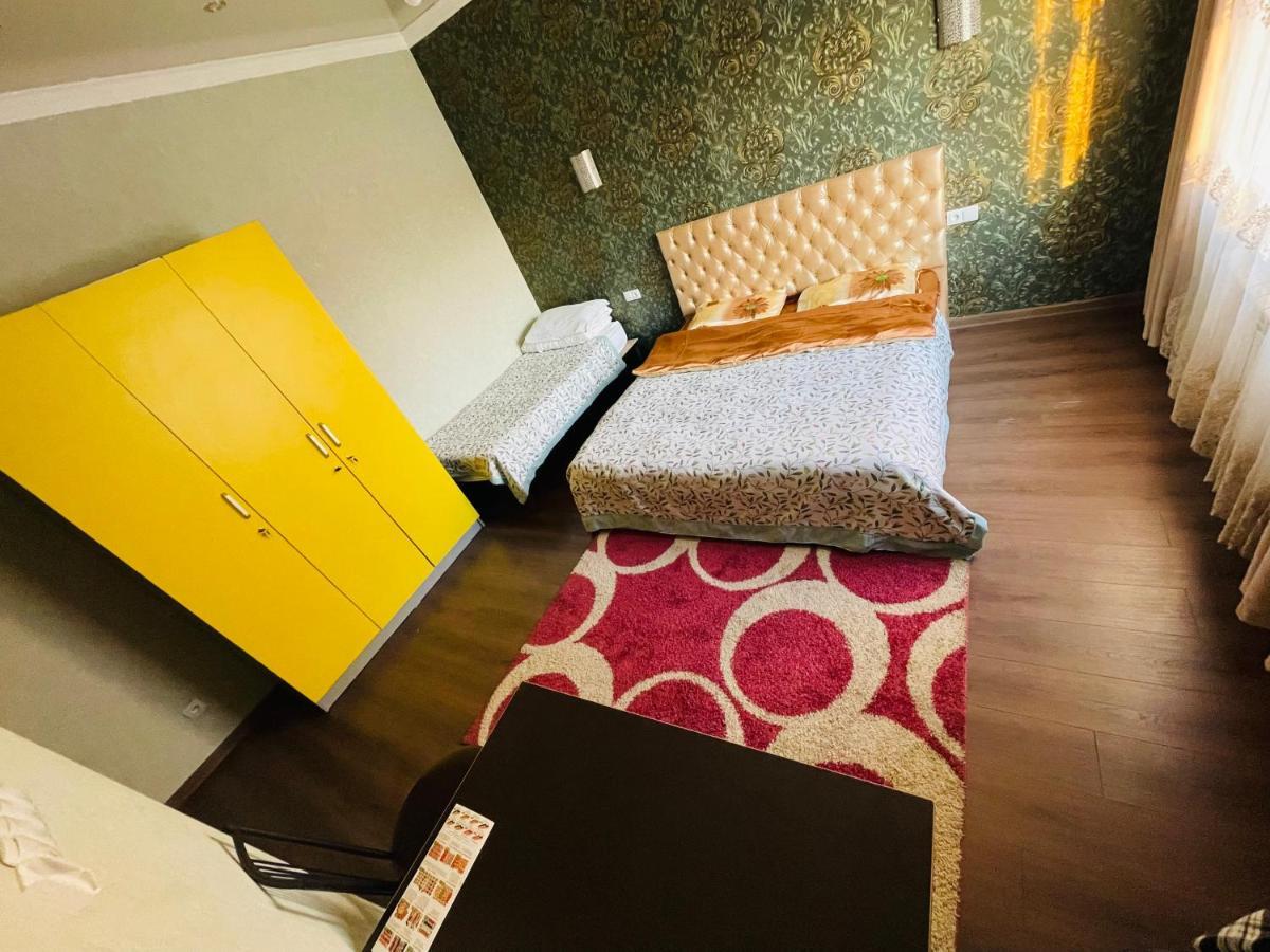 Sweet Home Hostel บิชเคก ภายนอก รูปภาพ