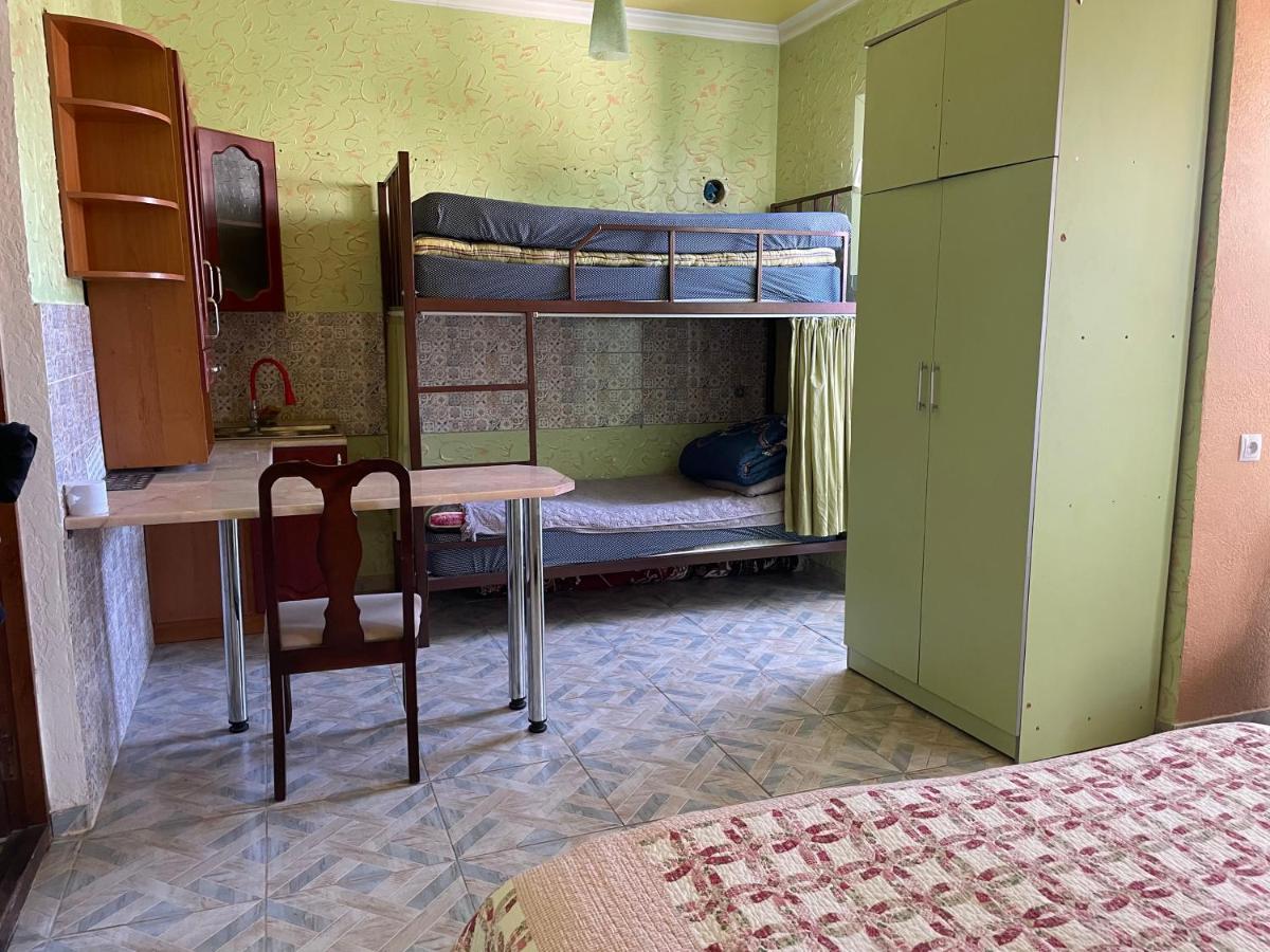 Sweet Home Hostel บิชเคก ภายนอก รูปภาพ