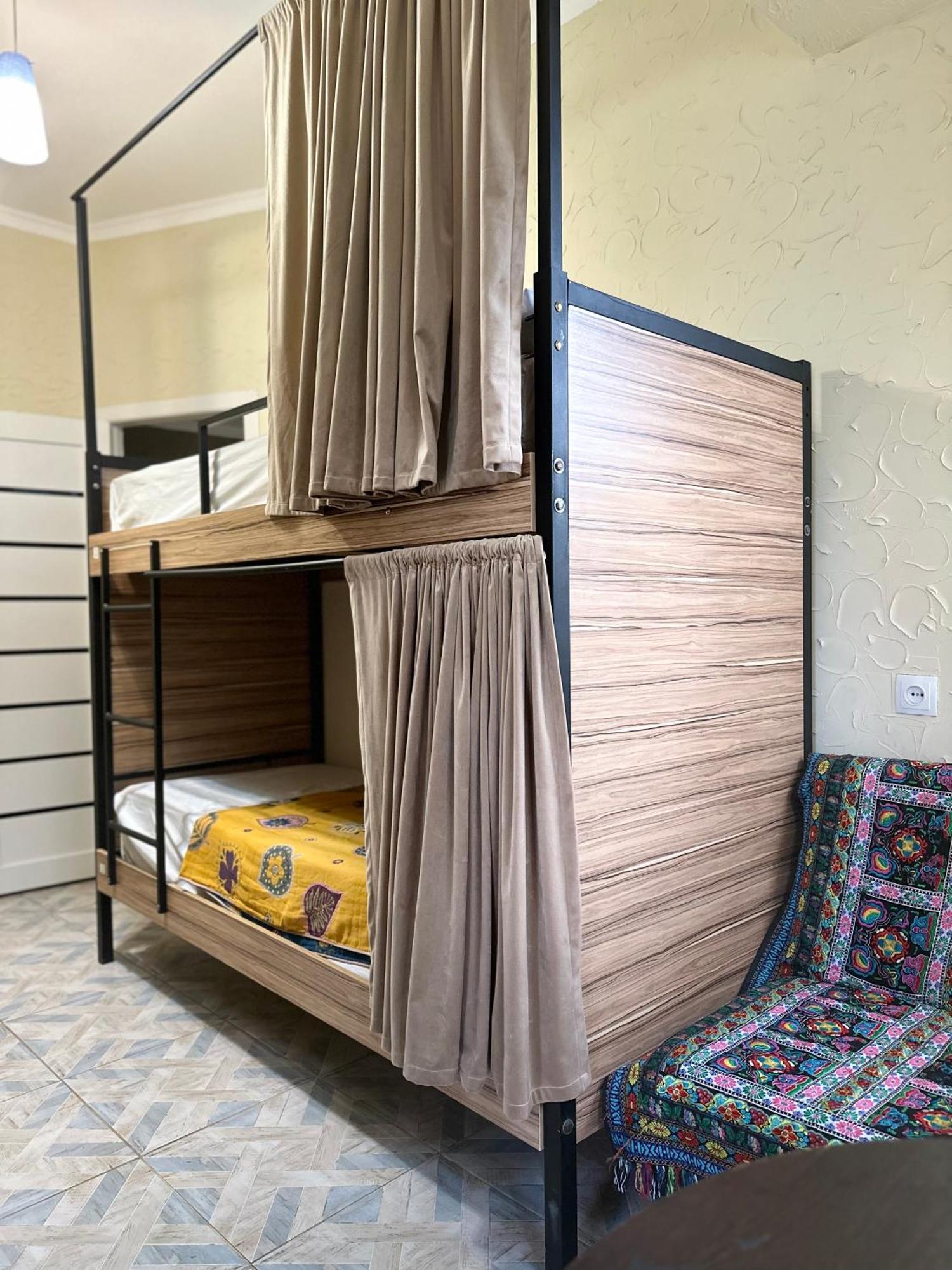 Sweet Home Hostel บิชเคก ภายนอก รูปภาพ