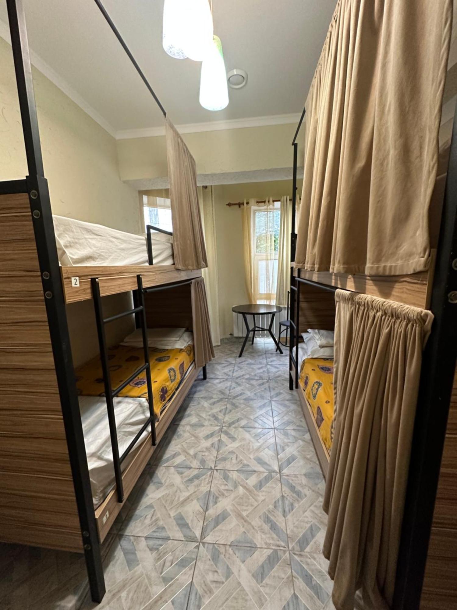 Sweet Home Hostel บิชเคก ภายนอก รูปภาพ