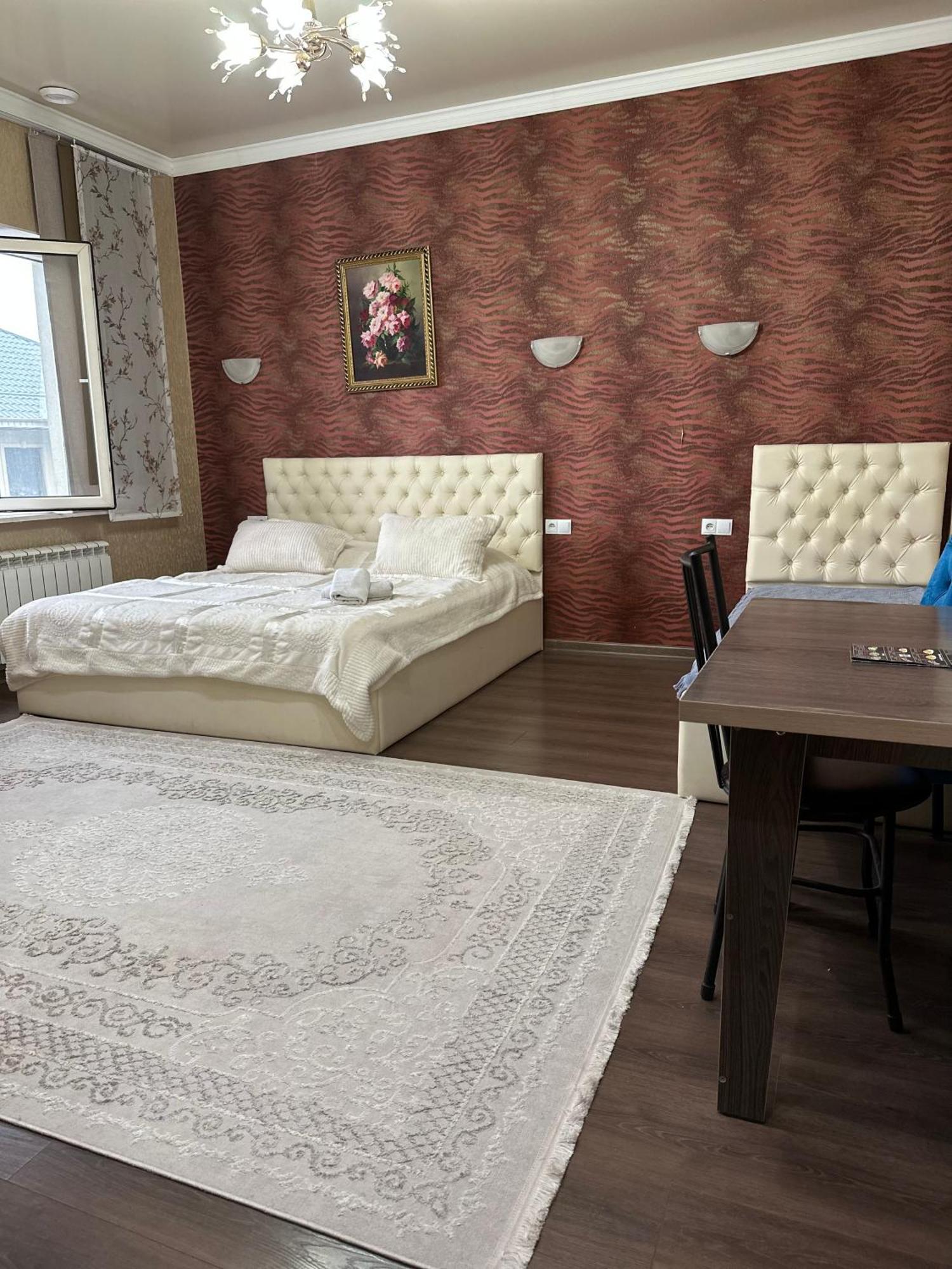 Sweet Home Hostel บิชเคก ภายนอก รูปภาพ
